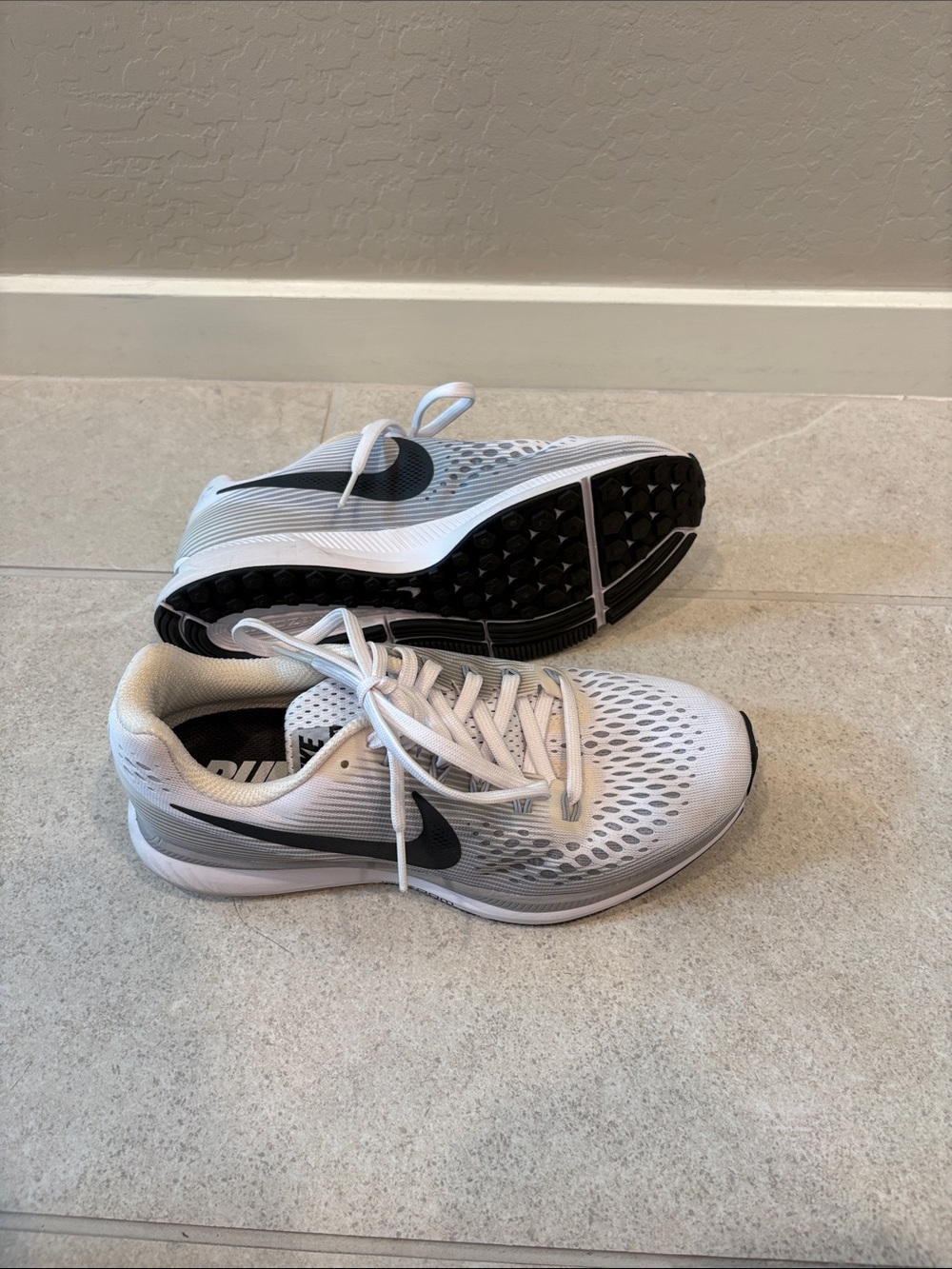 Nike white sneakers-never worn